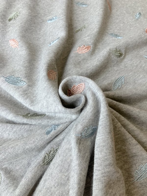 Jersey french terry gris brodé de plumes