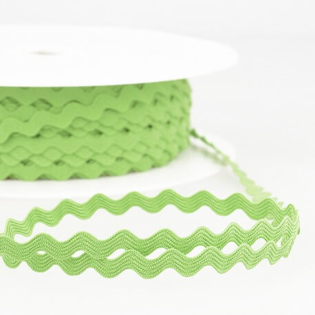 serpentine col 110 Serpentine unie vert anis 8 mm